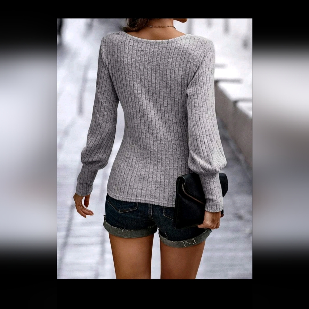 Scoop Neck Ribbed Knit Tee - Picture 3 of 6